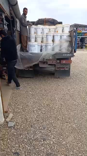 هیومیک اسید بابهترین کیفیت مناسب آبیاری ومحلولپاشی|خدمات باغبانی و درختکاری|یاسوج, |دیوار