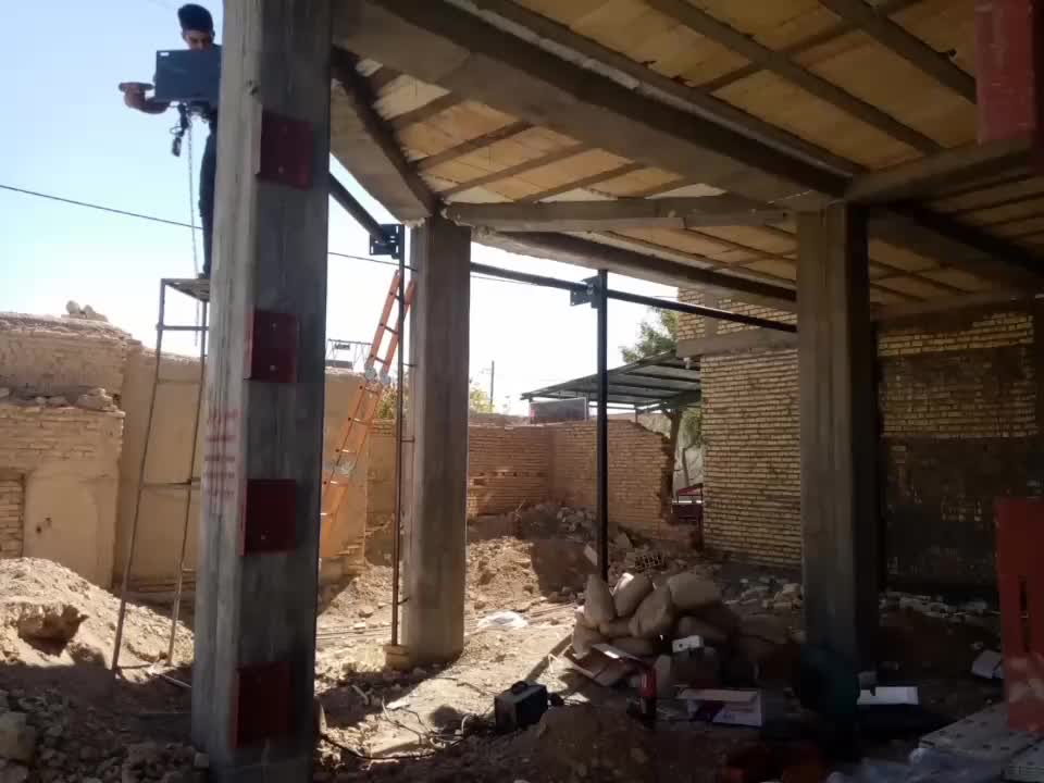 درب برقی|خدمات پیشه و مهارت|شاهینشهر, عطار|دیوار