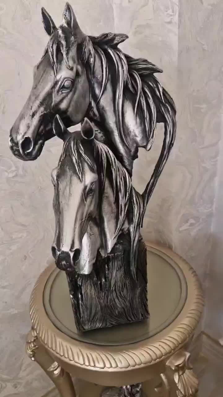 مجسمه|مجسمه، تندیس، ماکت|برخوار, |دیوار