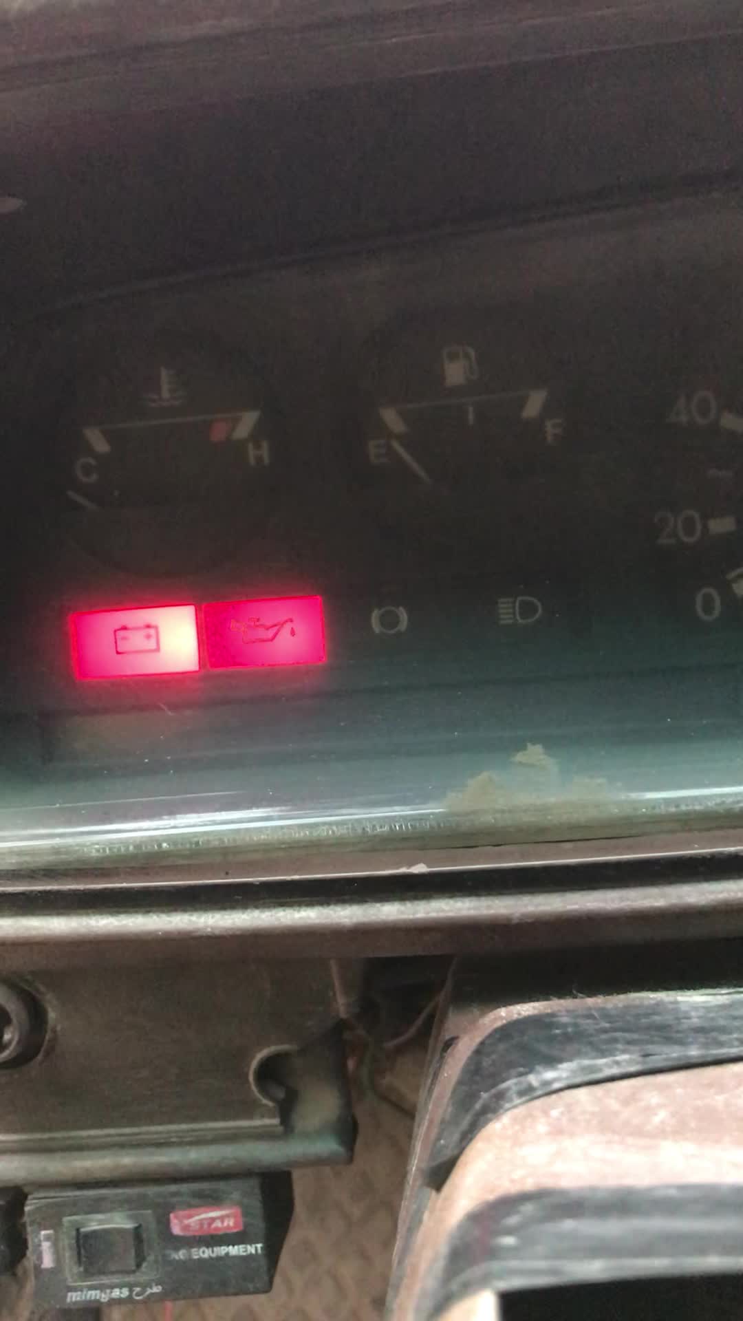 تویوتا هایلوکس دو کابین مدل ۸۳|خودرو سواری و وانت|بندرعباس, |دیوار