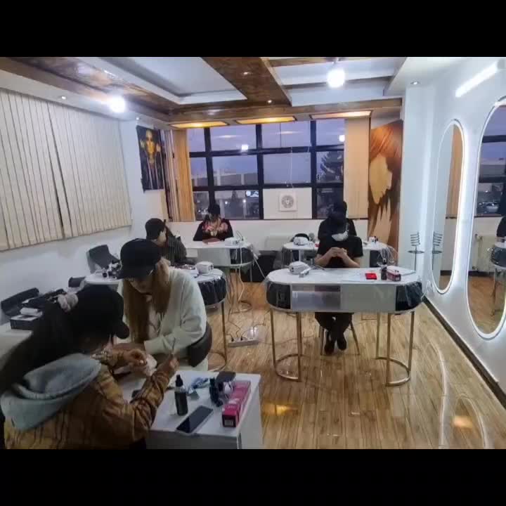 خدمات و آموزش تخصصی و به روز ناخن در فنی حرفه ای|خدمات آرایشگری و زیبایی|شاهین‌شهر, عطار|دیوار