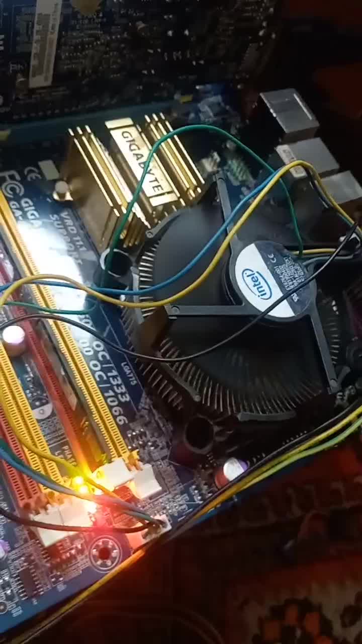 مادربورد گیگابایت DDR2|قطعات و لوازم جانبی رایانه|رشت, گلسار|دیوار