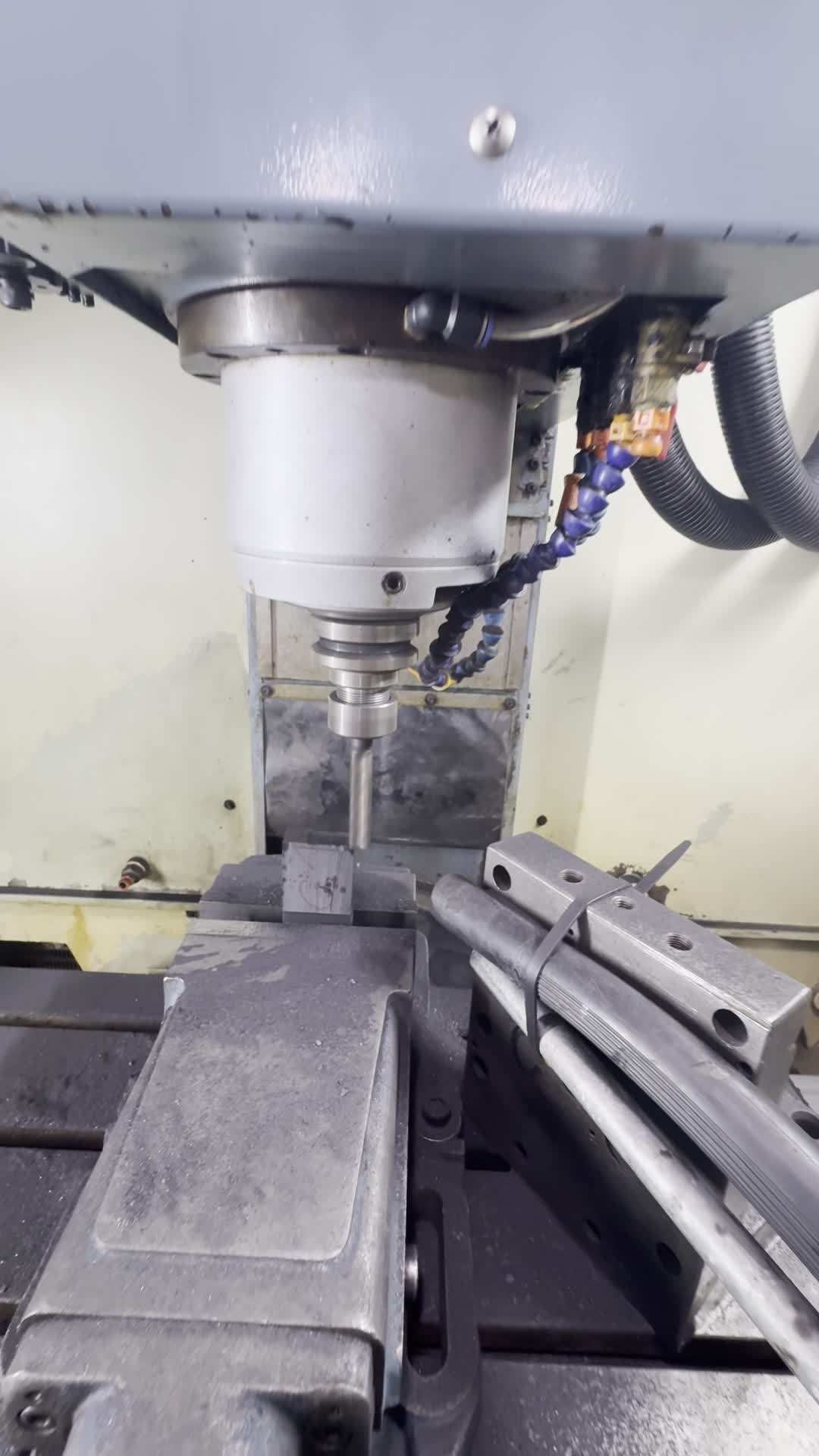 ماشین کاری و خدمات فرز CNC|خدمات پیشه و مهارت|تهران, خاک سفید|دیوار