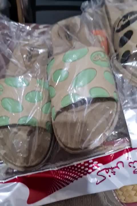 دمپایی های بسیار خوشکل زنانه ومردانه ژله ای|کیف، کفش، کمربند|اصفهان, دستگرده|دیوار