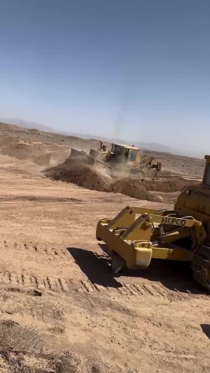 بولدوزر دی 8 کاو بیل مکانیکی 912و بولدوزر تی دی 25|خودرو سنگین|مشهد, کوه سنگی|دیوار