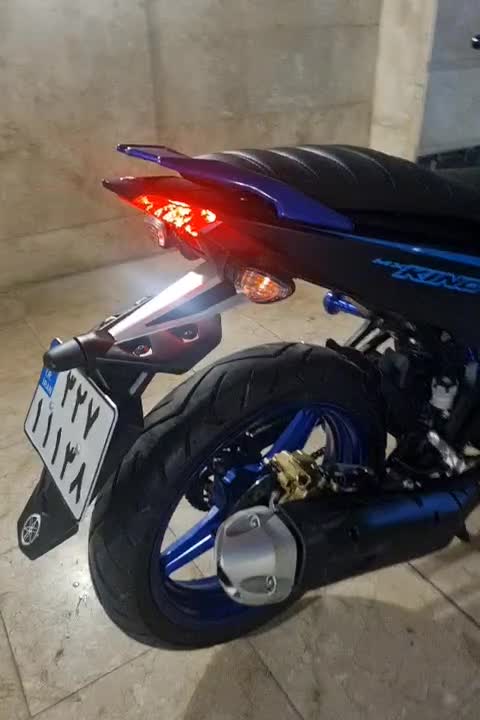 یاماها ام ایکس کینگ MX KING|موتورسیکلت|پرند, فاز ۳|دیوار