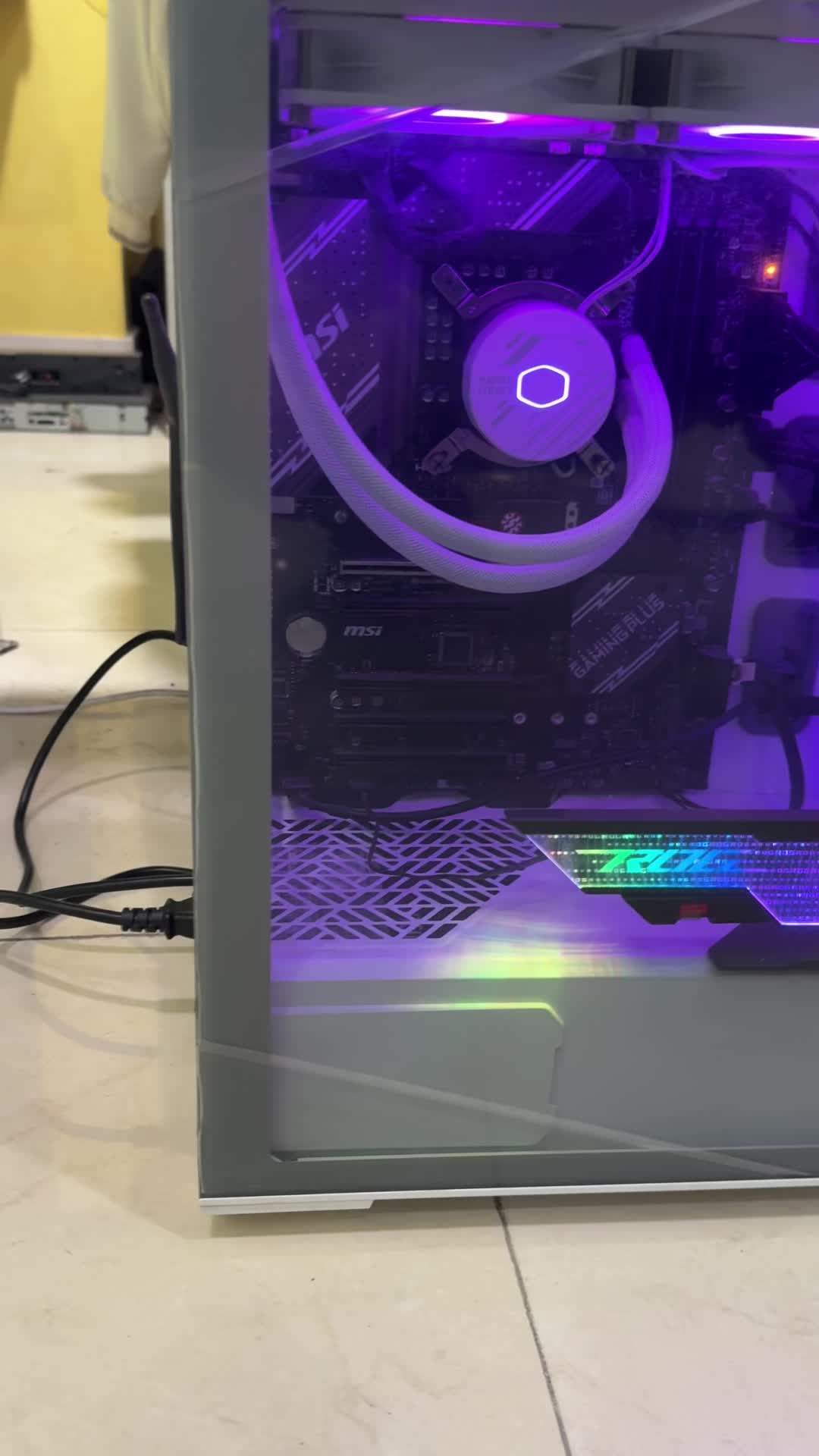 کیس گیمینگ سفید اماده ارتقا|رایانه رومیزی|شهریار, شهریار|دیوار