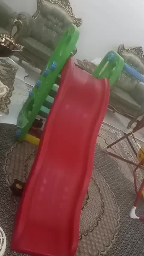 سرسره و تاب|اسباب‌بازی بچه|پردیس, فاز ۸|دیوار