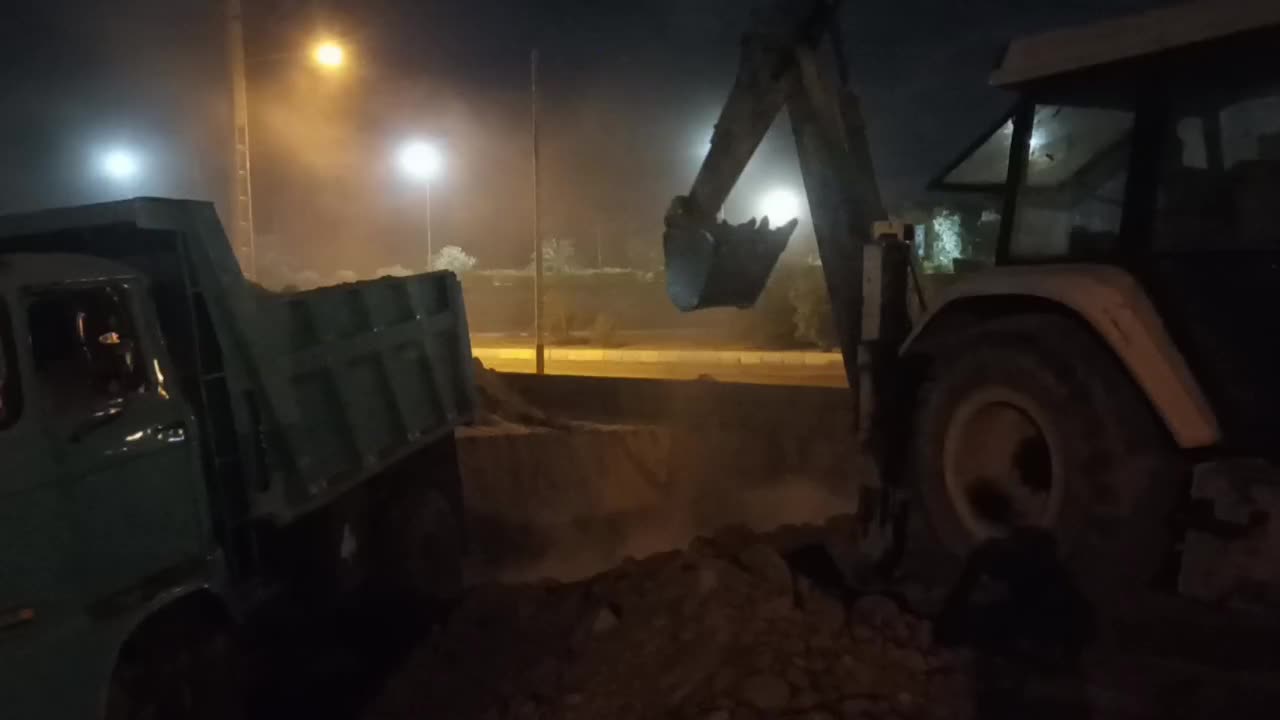 کمپرسی جهت حمل هر نوع بار ،شسته،مخلوط نخودی بادامی|خدمات حمل و نقل|بم, |دیوار