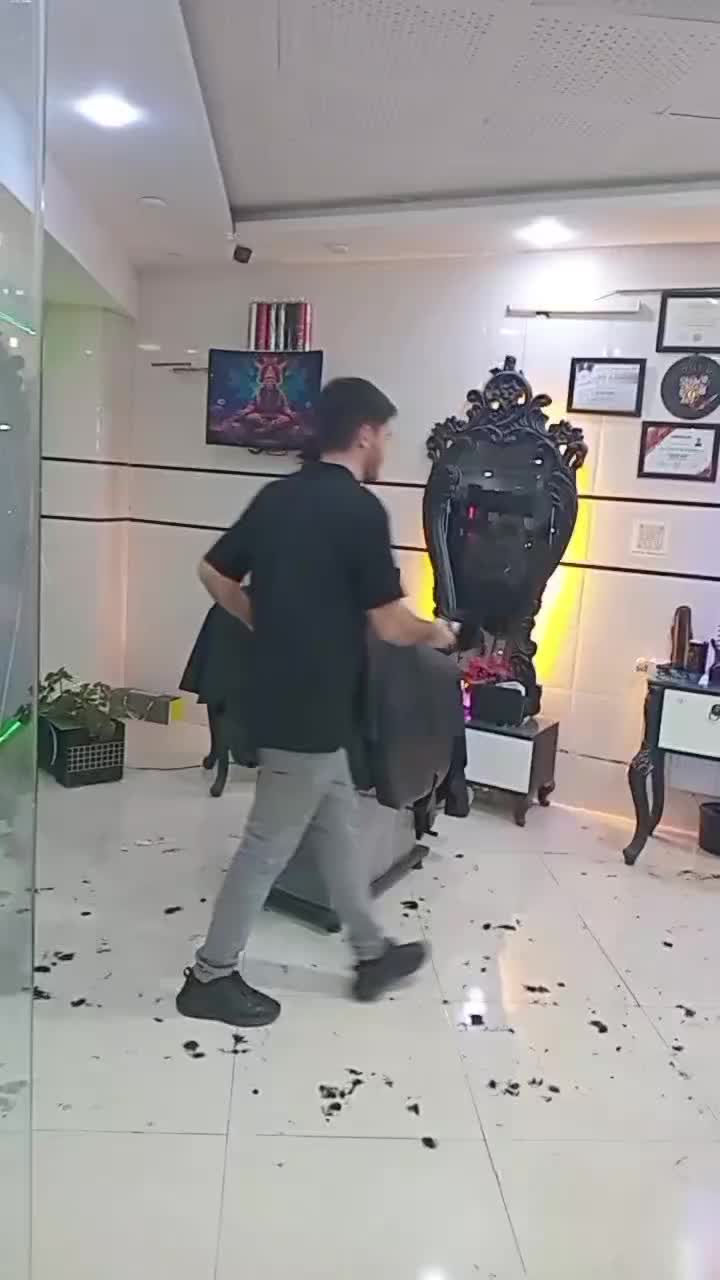 آموزشگاه تخصصی آرایشگری/پاتوق حرفه ای ها|خدمات آرایشگری و زیبایی|اصفهان, شیخ اشراق|دیوار