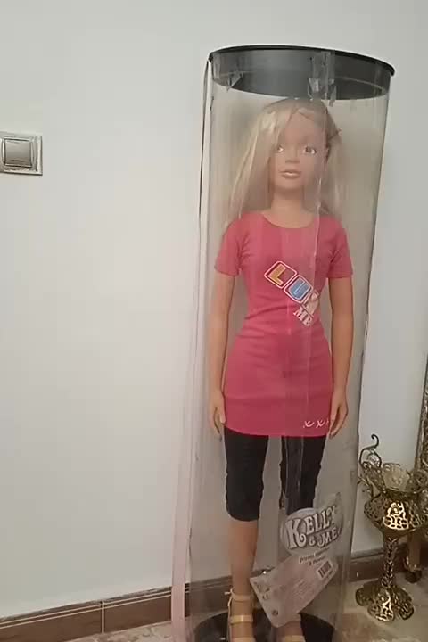 یک عروسک یک متری|اسباببازی بچه|اندیشه, اندیشه فاز ۱|دیوار