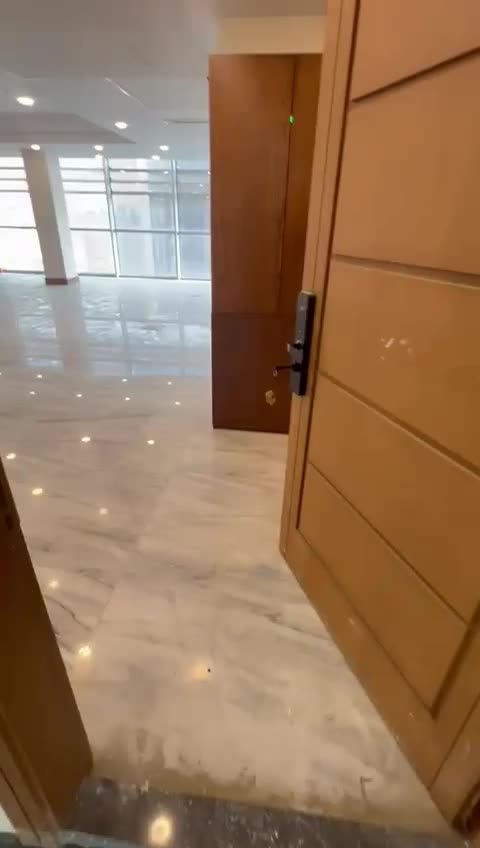 زعفرانیه بر اصلی ۲۵۵متر فلت/آرایشگاه،باشگاه و مزون|اجارهٔ دفتر کار، اتاق اداری، مطب|تهران, زعفرانیه|دیوار