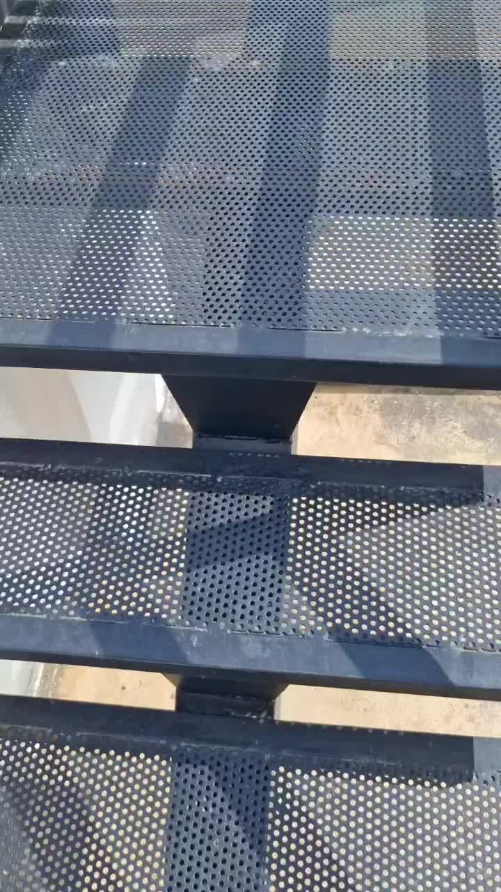 چمن مصنوعی و فنس برگی ریشه‌ای تکی وعمده|مصالح و تجهیزات ساختمان|نوشهر, |دیوار