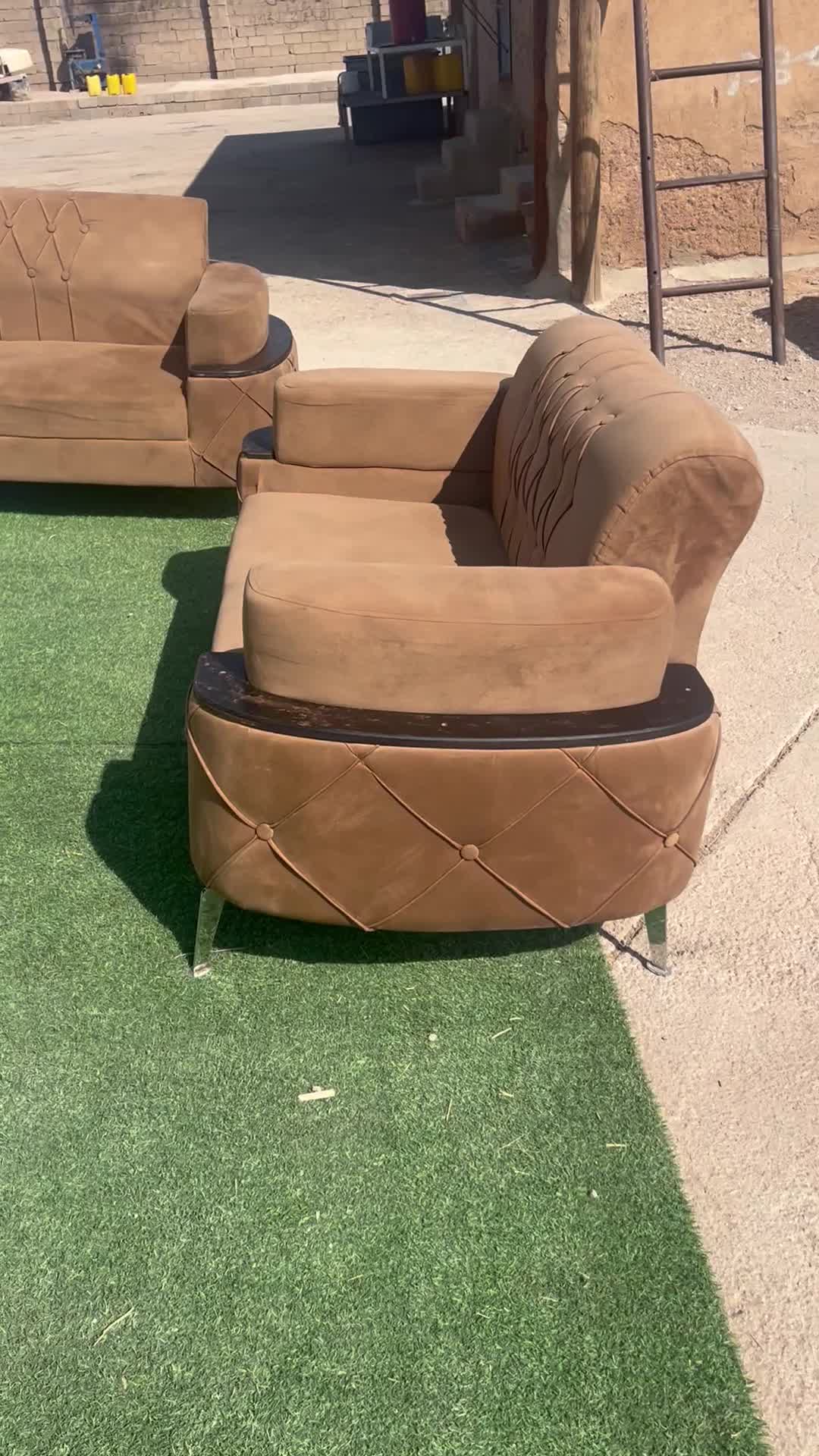 مبل فروش فوری ۱۰ تومن لپویی هستیم|مبلمان خانگی و میز عسلی|زرقان, |دیوار