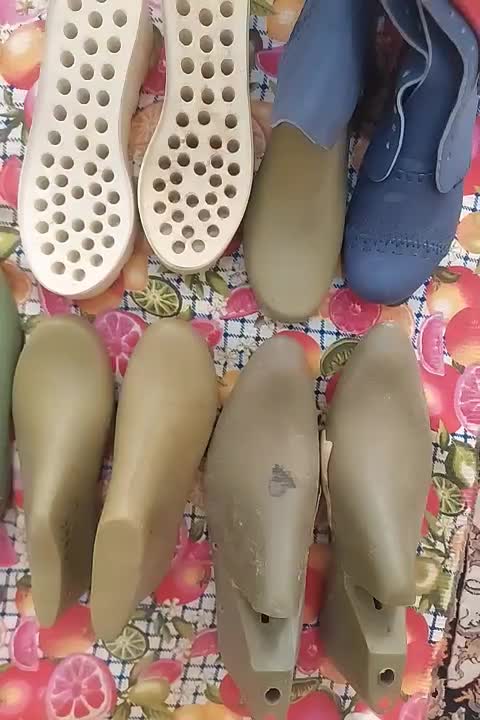 تعدادی غالب کفش برای فروش|کیف، کفش، کمربند|شاهین‌شهر, شهرک گلدیس|دیوار