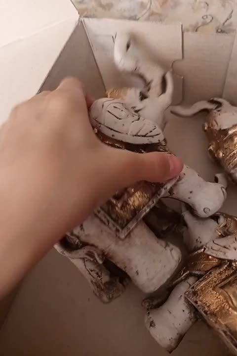 فیل دکوری سایز متوسطش گوشش شکسته بقیه سالمن|مجسمه، تندیس، ماکت|الیگودرز, |دیوار