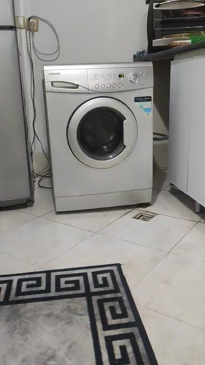 سامسونگ ۶ کیلویی کاملا سالم|ماشین لباسشویی و خشک‌کن لباس|مشهد, نوید|دیوار