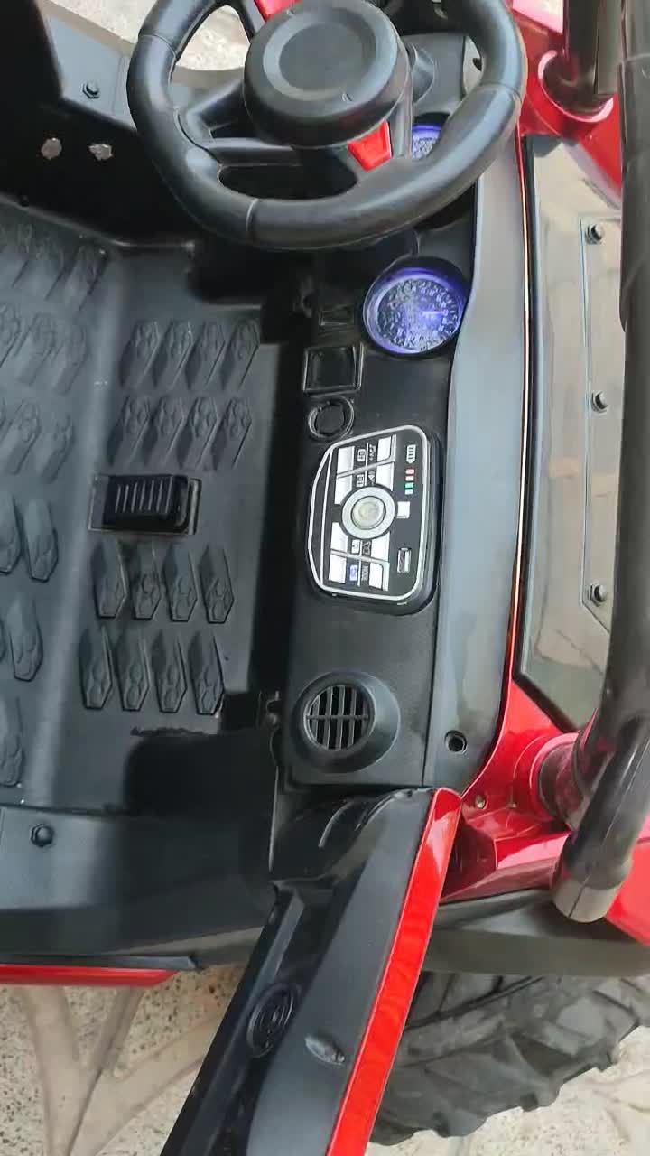 ماشین شارژی  ۴ موتوره. پر قدرتی در حد نو|اسباب‌‌بازی|اسلام‌شهر, شهرک توحید|دیوار