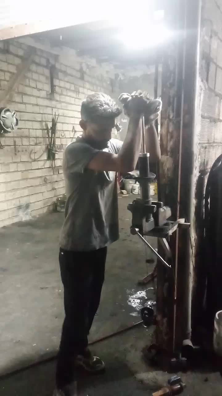 تعمیرگاه تخصصی زیروبند و تعمیر کمک|خدمات پیشه و مهارت|خمینیشهر, |دیوار