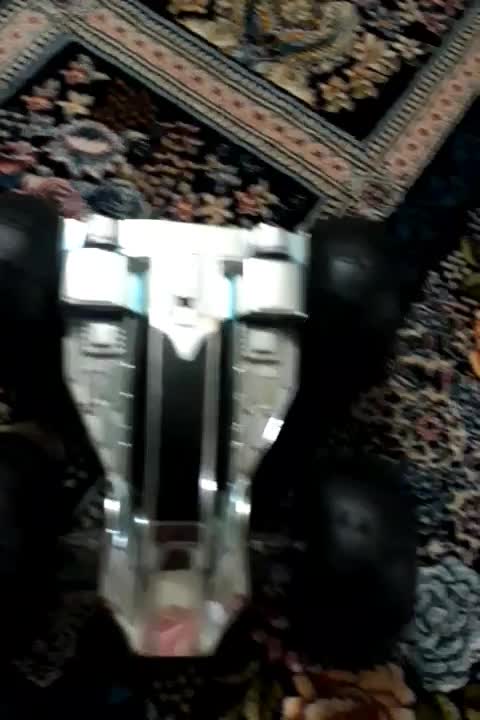 تعدادی اسباب بازی|اسباببازی بچه|اندیشه, اندیشه فاز ۱|دیوار