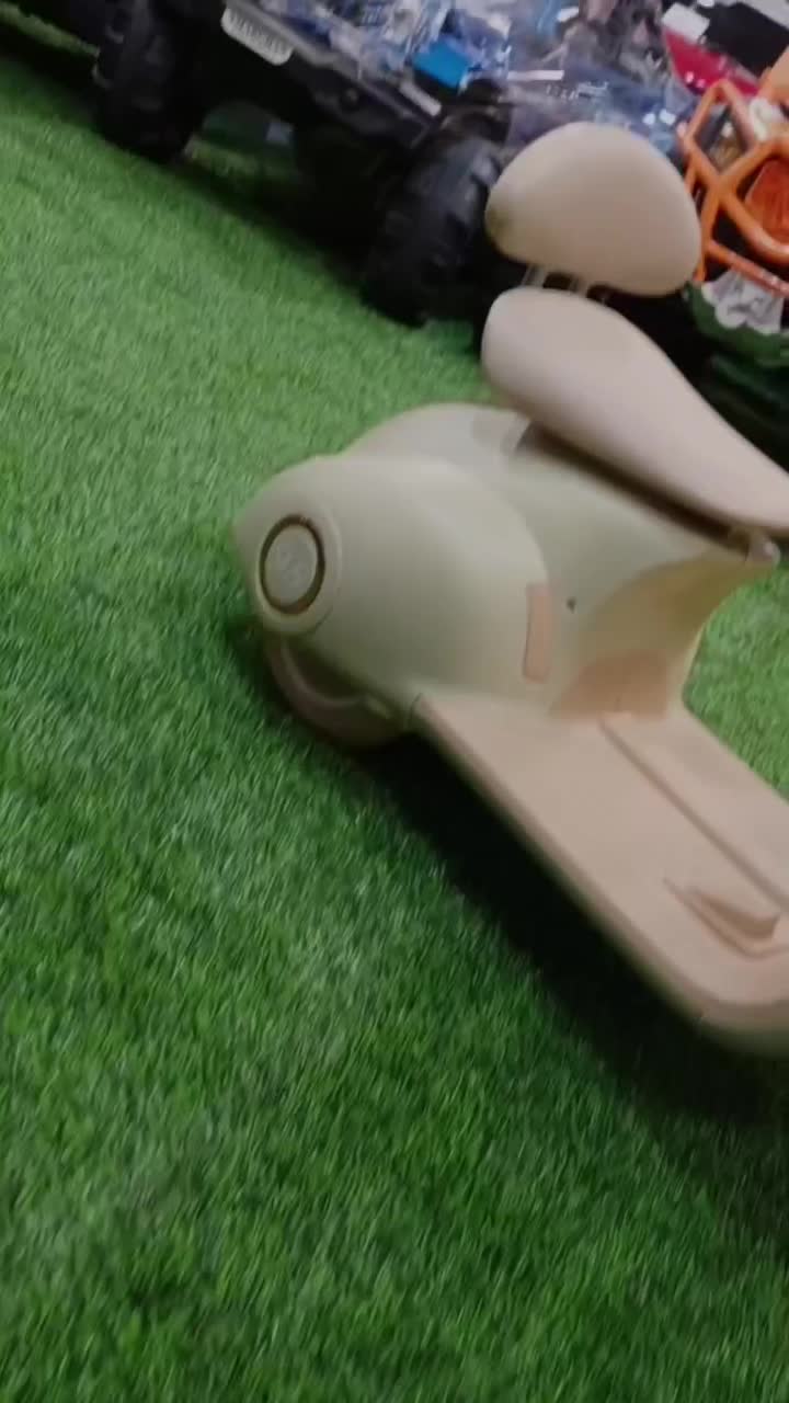 موتورشارژی فضایی وسپا پسرونه دخترونه (ماشین شارژی)|اسباببازی بچه|مشهد, توس (بلوار توس)|دیوار