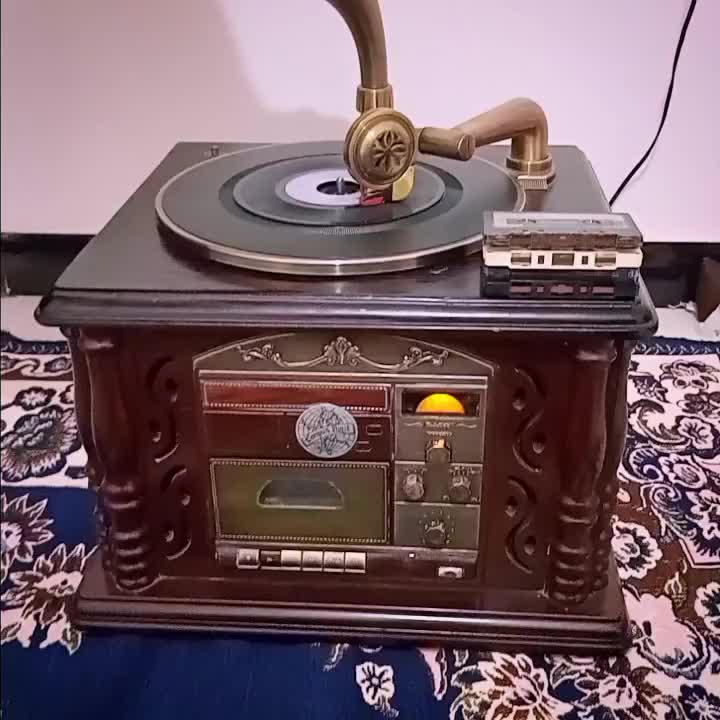 گرامافون|کلکسیون اشیاء عتیقه|سنندج, |دیوار
