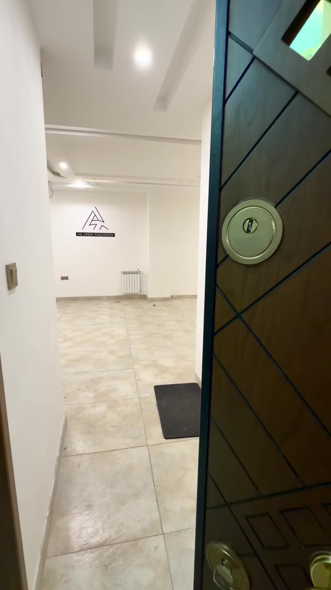 روبه روی کهنسال|اجارهٔ دفتر کار، اتاق اداری، مطب|صومعه‌سرا, |دیوار