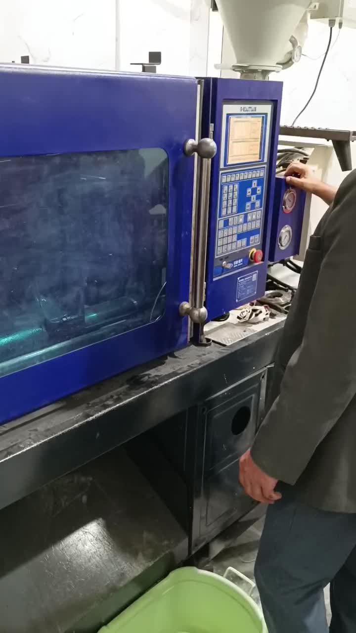 نصب راه اندازی آموزش دستگاه تزریق پلاستیک امینزاده|ماشین‌آلات صنعتی|اشتهارد, |دیوار