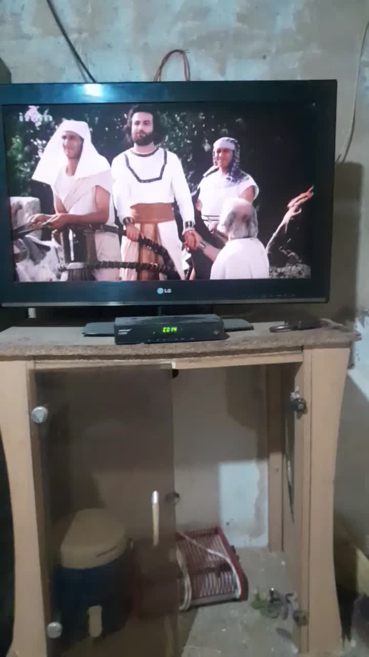 تلویزیون ۳۲ال جی|تلویزیون و پروژکتور|ملایر, |دیوار