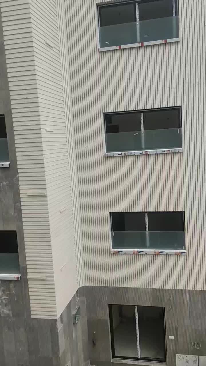 درب و پنجره های دوجداره اختصاصی|خدمات پیشه و مهارت|اصفهان, دارک|دیوار