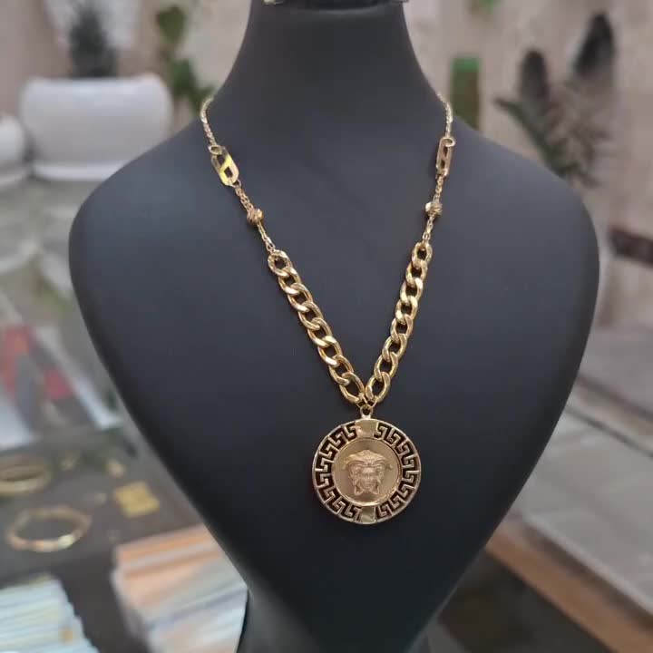 مدال ورساچه با زنجیربدون اجرت ومالیات فقط با ۶درصد|جواهرات|رشت, فلسطین|دیوار
