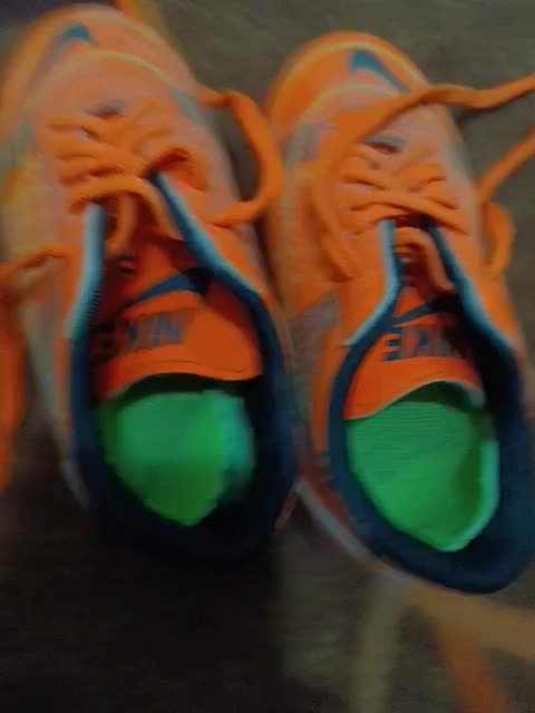 کفش چمنی|کیف، کفش، کمربند|مهریز, |دیوار