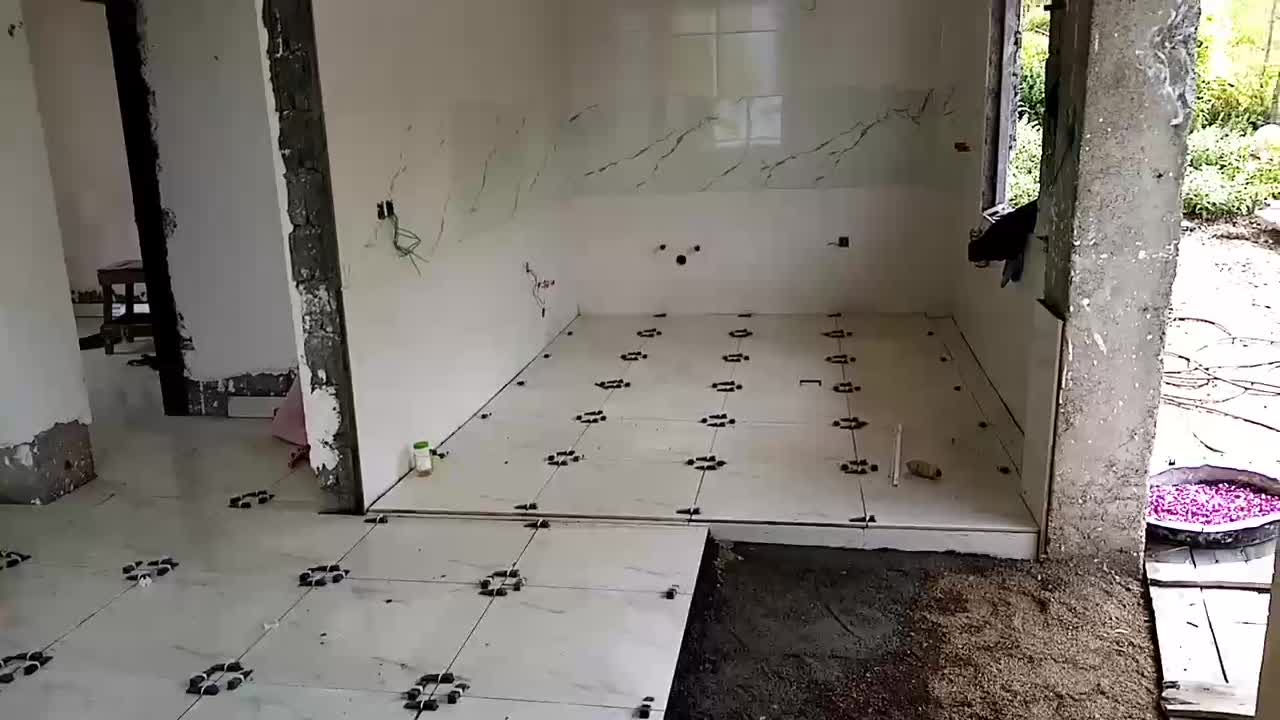 نصب کاشی وسرامیک در هر ابعادی با تضمین کیفیت|خدمات پیشه و مهارت|املش, |دیوار