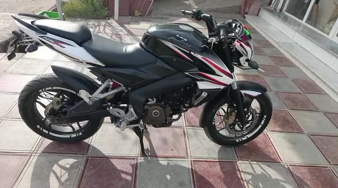 ان اس|موتورسیکلت|فراغی, |دیوار