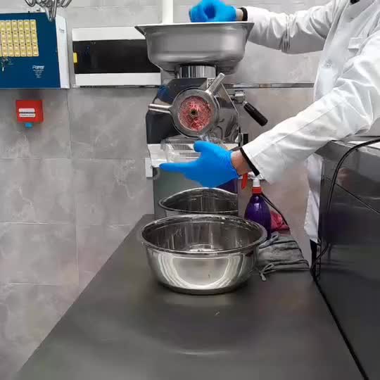 چرخ گوشت رهنان ۳۲ تسمه ای|کافیشاپ و رستوران|اصفهان, قهجاورستان|دیوار