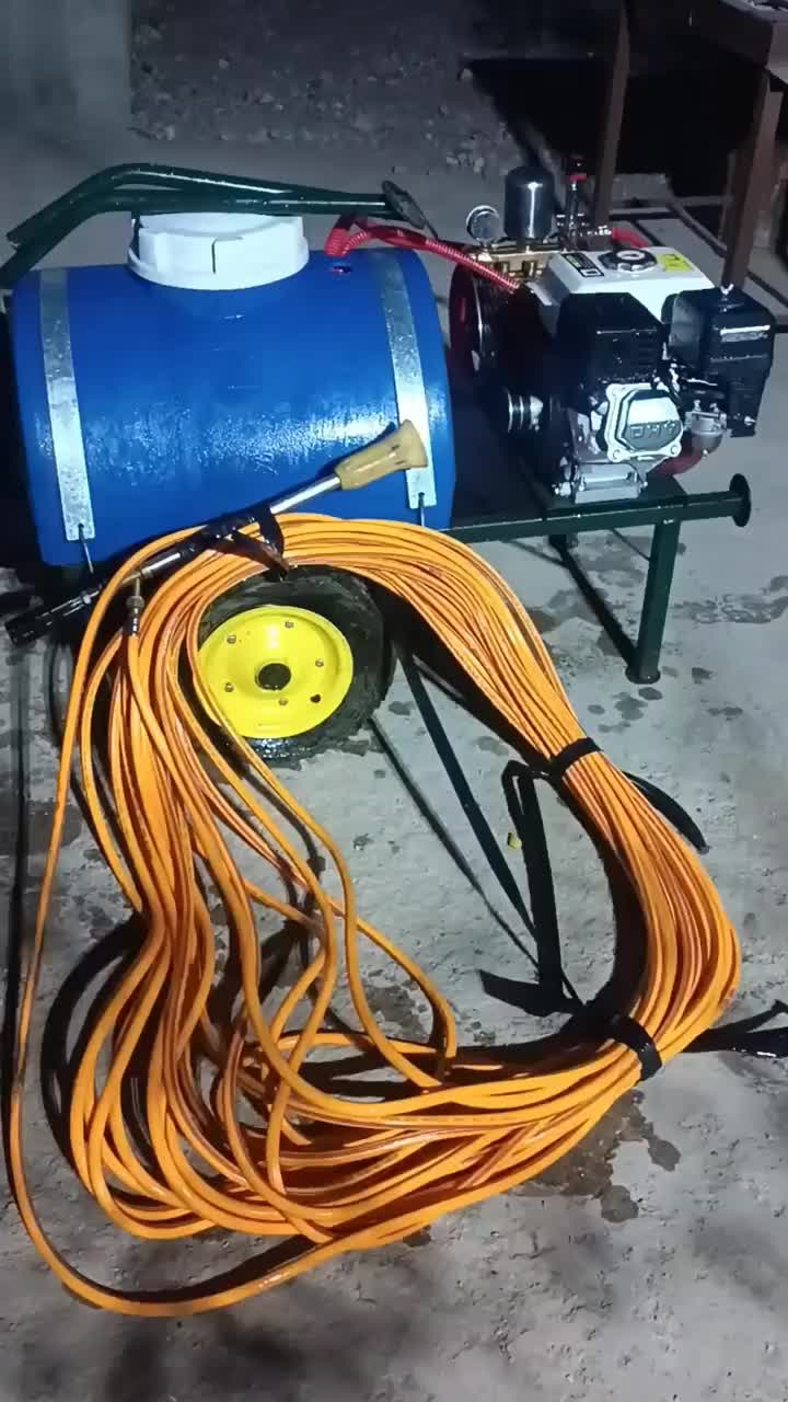 سمپاش فورغونی بسیار تمیز|ماشین‌آلات صنعتی|بسطام, |دیوار