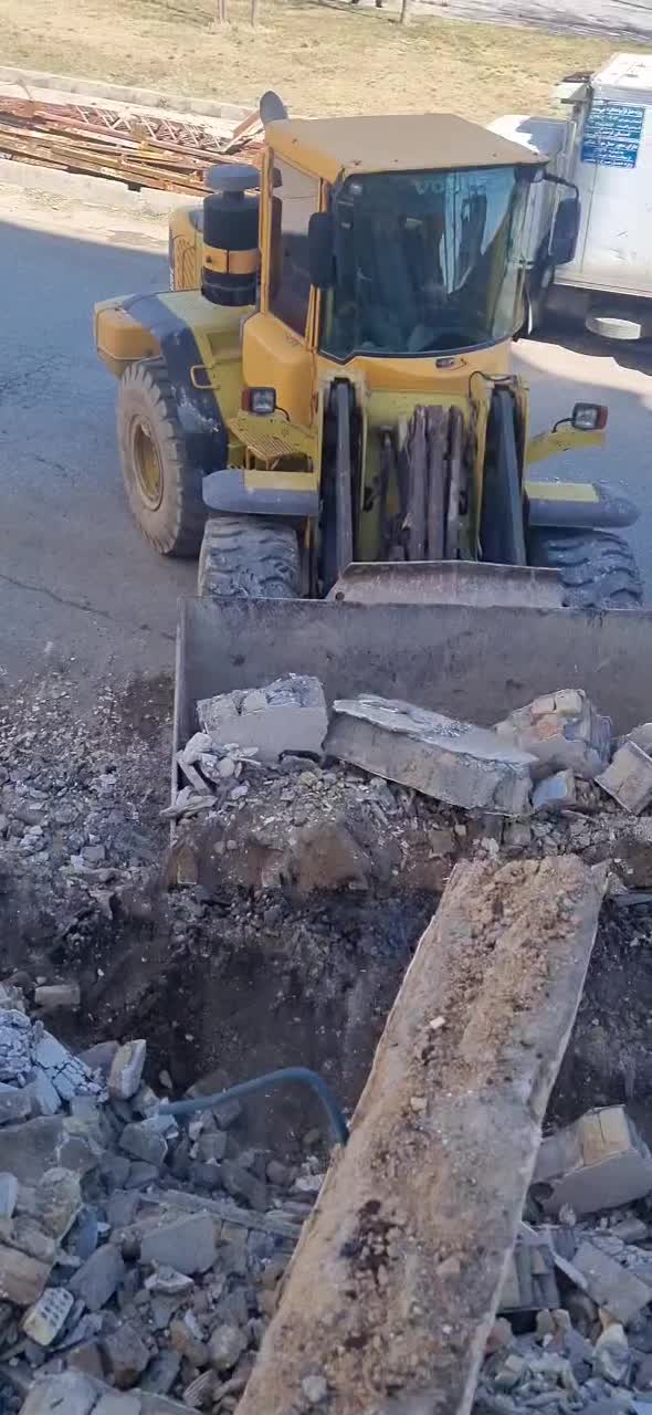 حمل،شن،ماسه،آجر، تخریب ساختمان وخاکبرداری|خدمات حمل و نقل|دورود, |دیوار