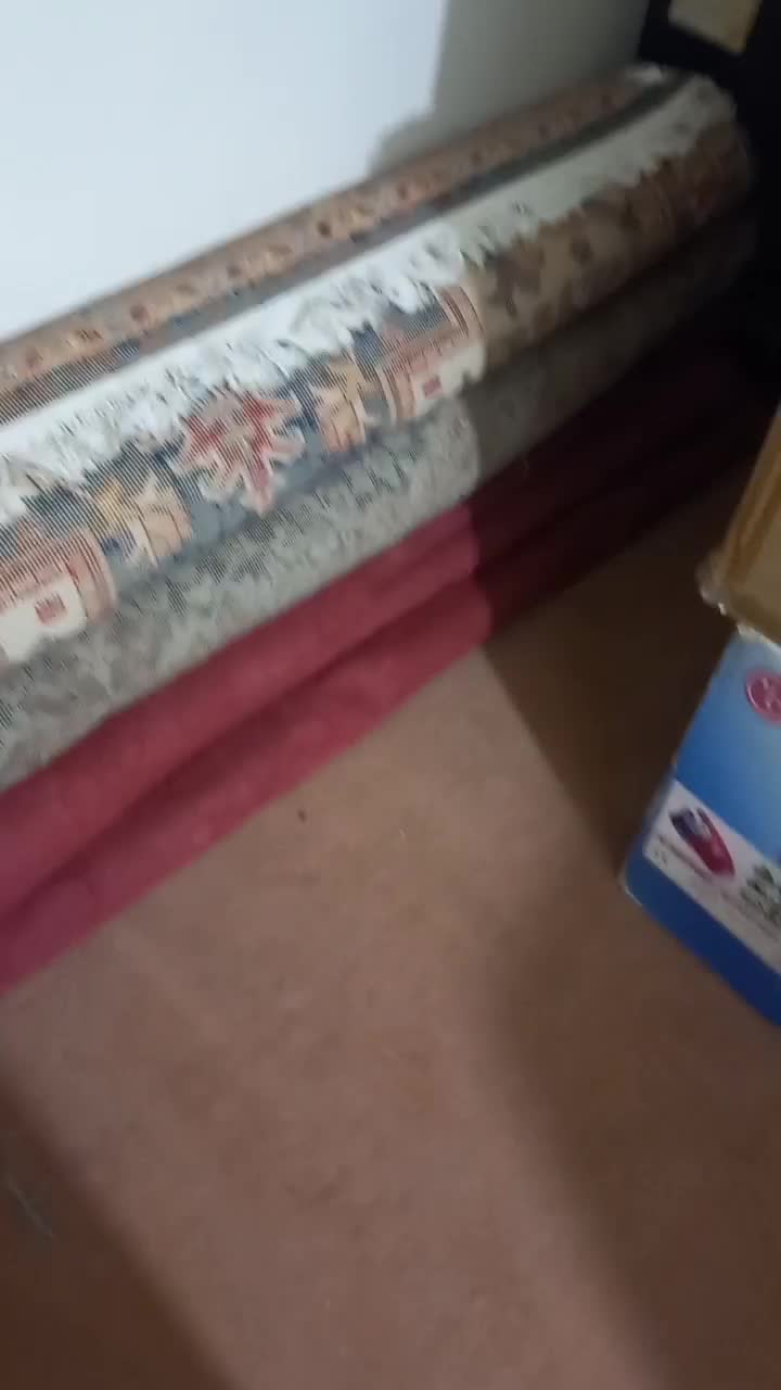 فروش سه عدد فرش وسه عدد مکت|فرش|قزوین, |دیوار