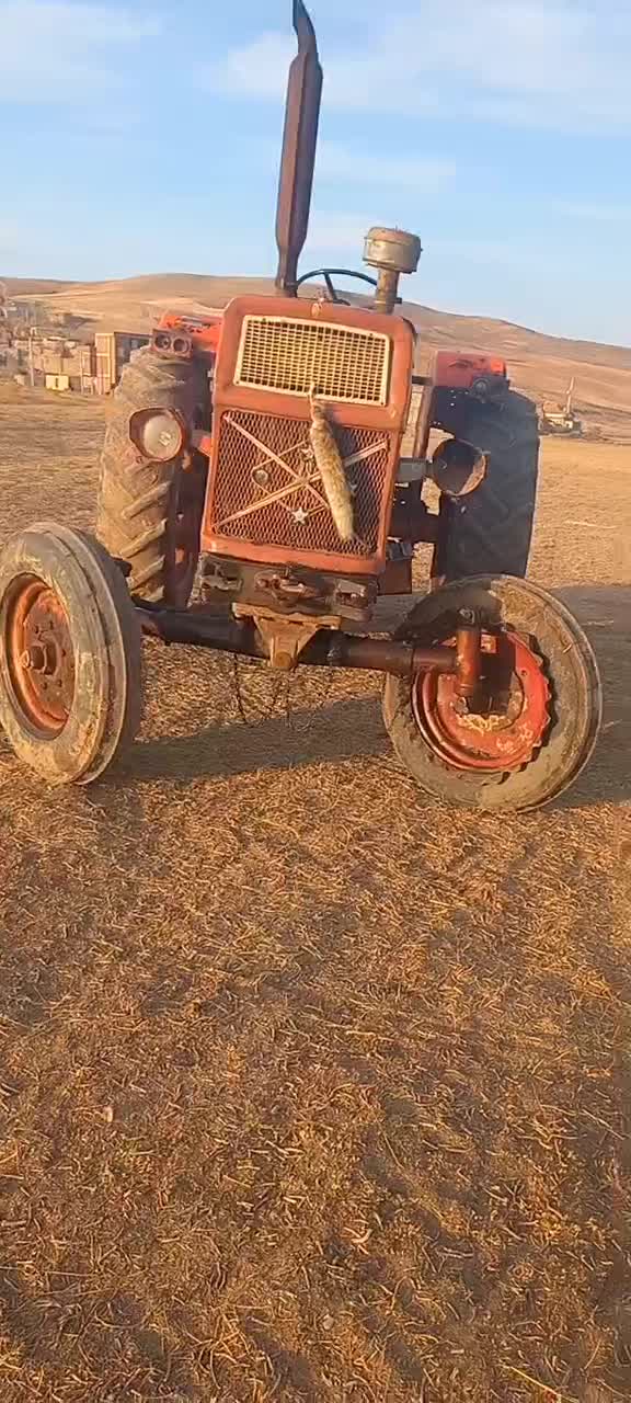 تراکتور رومانی مدل ۶۴ جک جدید در حد سالم و سرحال|خودرو سنگین|هشترود, |دیوار