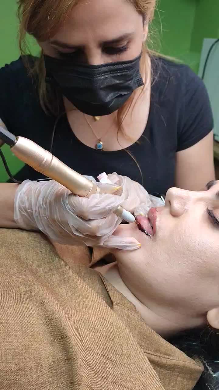 فیبروز رژلب خط چشم ریموتتو تتوبدن|خدمات آرایشگری و زیبایی|کرمانشاه, |دیوار