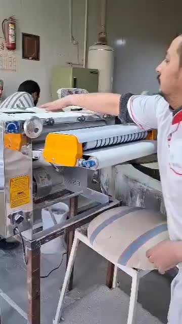 فروش انواع خمیر پهن کن نانوایی و پیتزایی|ماشینآلات صنعتی|خمینیشهر, |دیوار