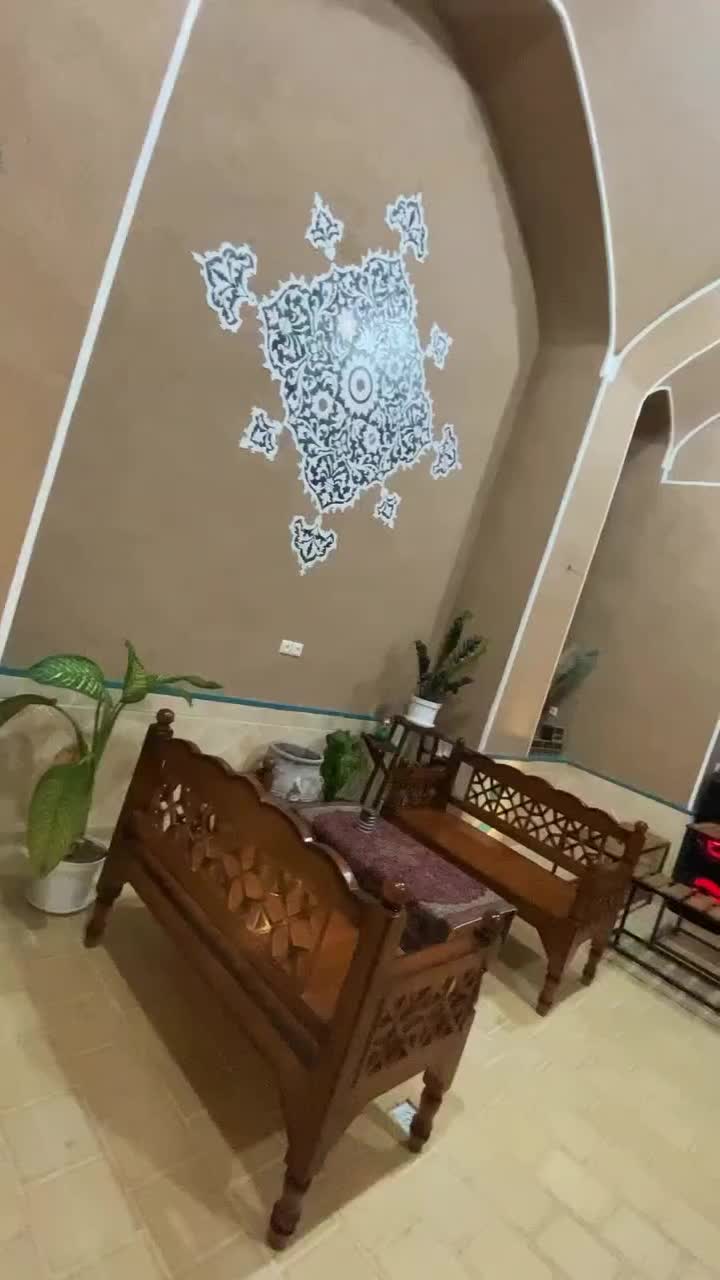 اقامتگاه بومگردی کاشان مرکز شهر|اجارهٔ کوتاه‌مدت آپارتمان و سوئیت|کاشان, درب زنجیر|دیوار