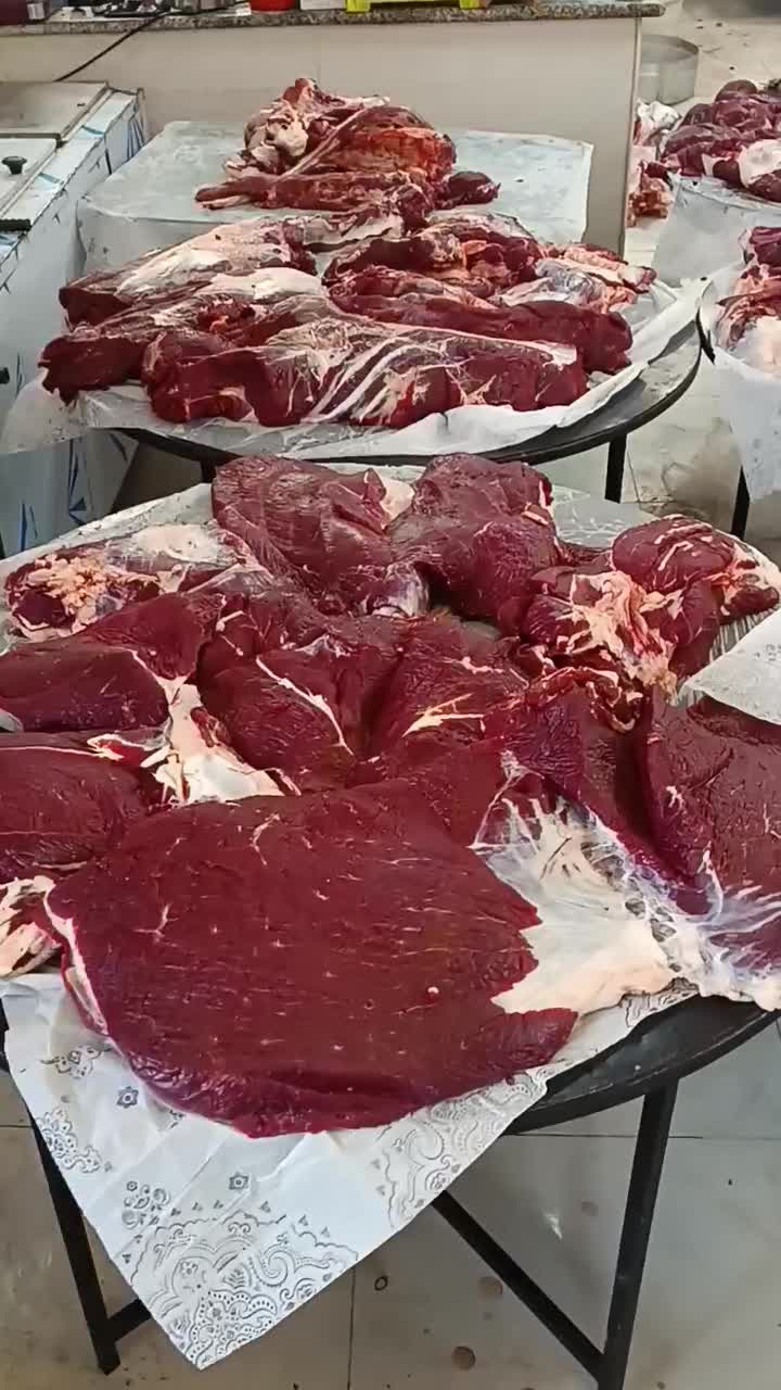 آقای قصاب  (تمیز و مرتب)|خدمات پیشه و مهارت|قم, دروازه چوبی|دیوار