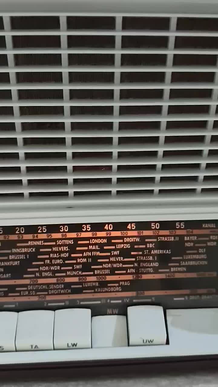 رادیو قدیمی دکوری یلدا کاملا سالم ( آلمان غربی )|کلکسیون اشیاء عتیقه|تهران, سهروردی|دیوار