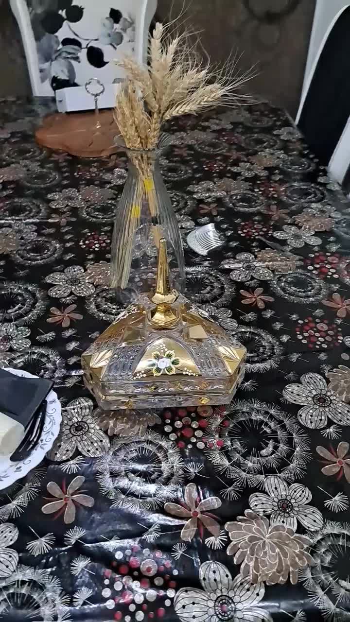 فروش مبل ۹ نفره و یه میز ناهار خوری ۶ نفره|مبلمان خانگی و میز عسلی|شیراز, فرهنگ شهر|دیوار