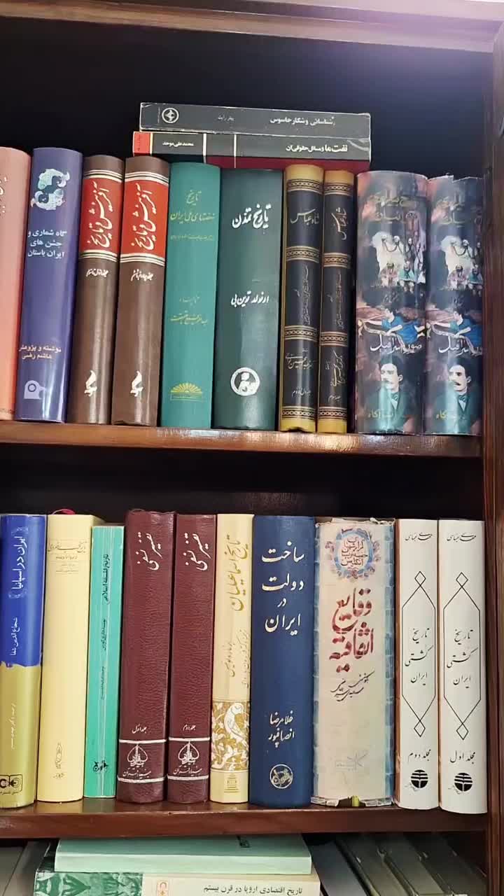 انواع کتاب های قدیمی تاریخی رمان مذهبی ادبی و ...|کتاب و مجله تاریخی|تهران, نیاوران|دیوار