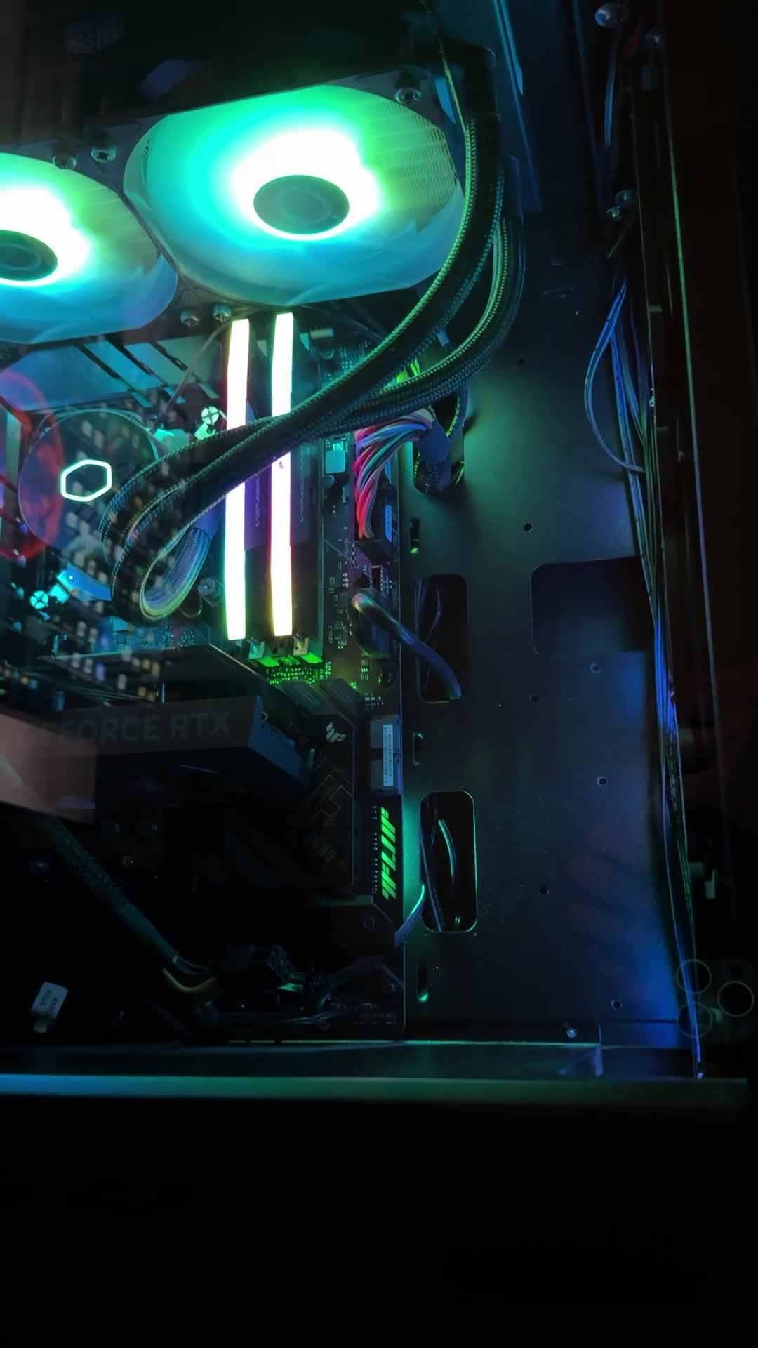 کیس مناسب برای کار تدوین و رندرینگ|رایانه رومیزی|ساری, |دیوار