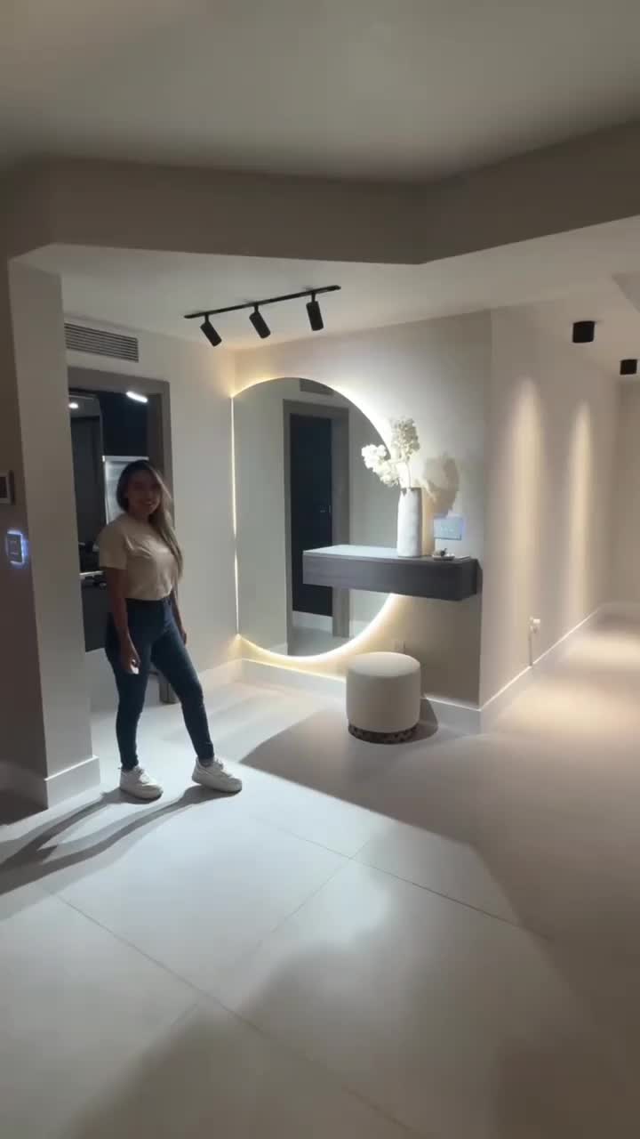 آیینه|آینه|تهران, باغ فیض|دیوار