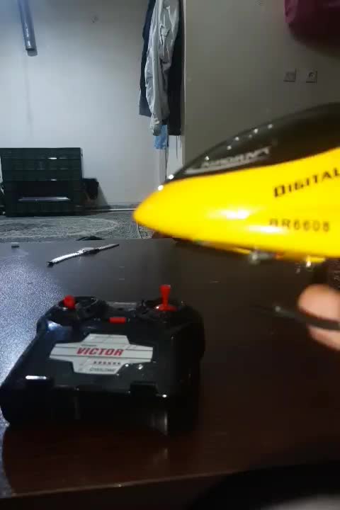 هلکوپتر شارژی اصل در حد نو سالم سالم|اسباببازی|تهران, شهرک استقلال|دیوار