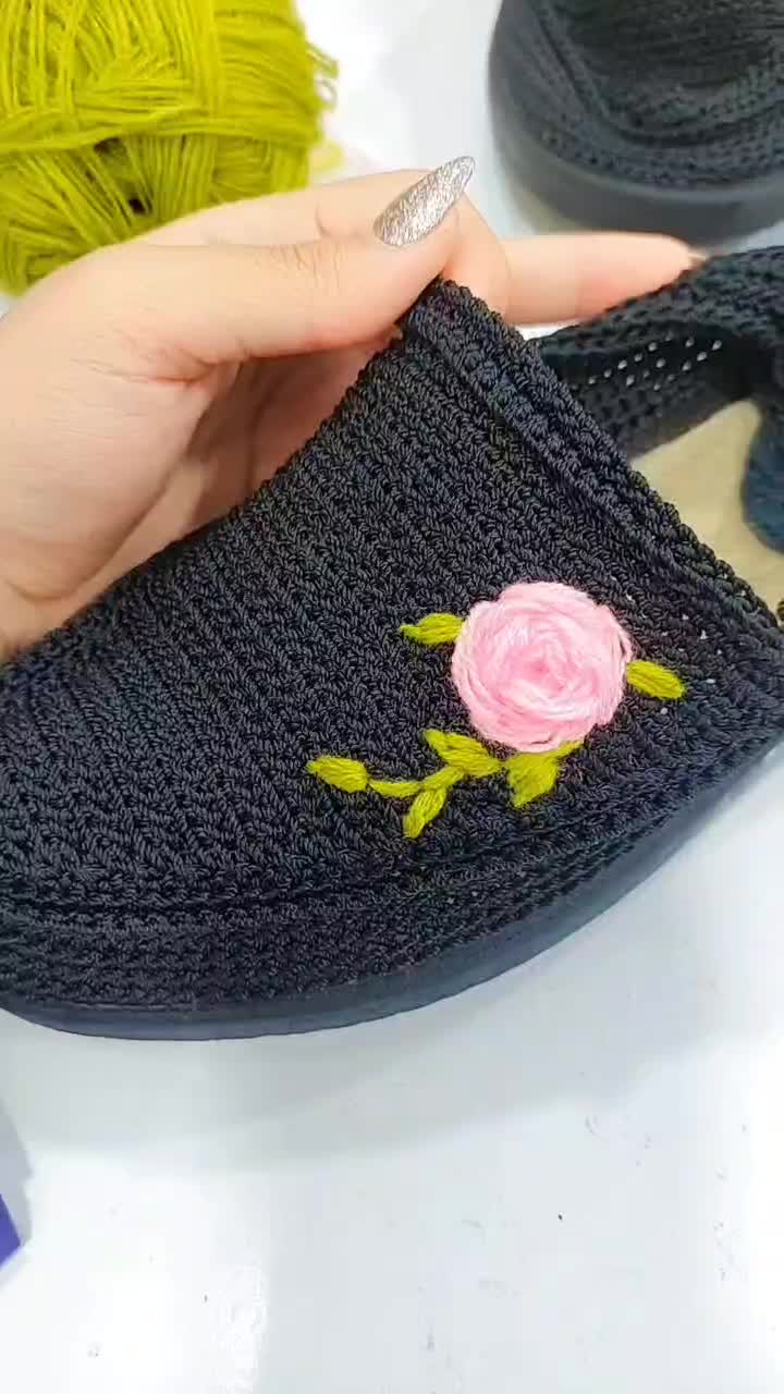 گیوه|کیف، کفش، کمربند|شیراز, مبعث|دیوار